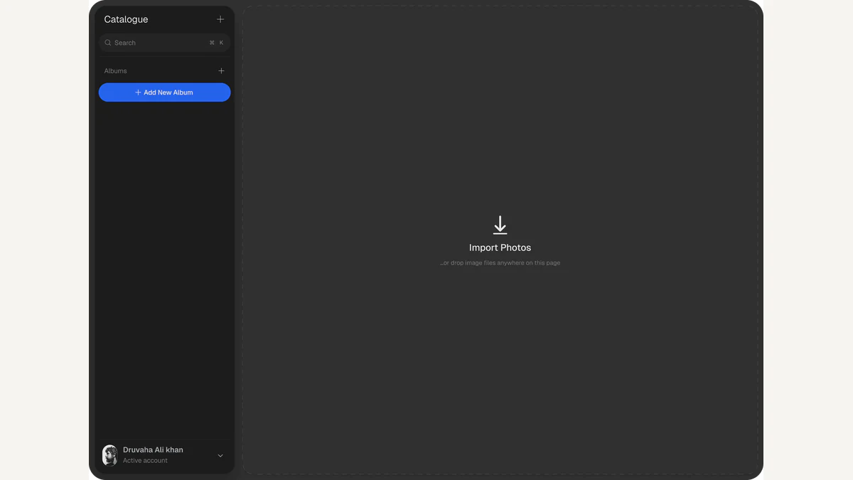 Photon’s official interface illustration shows an empty catalogue, an Add New Album button, and the central Import Photos area
